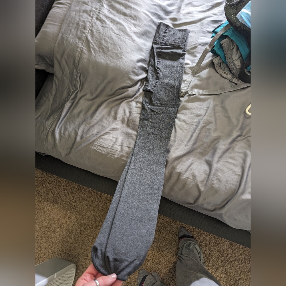 Brand new toes closed leggings